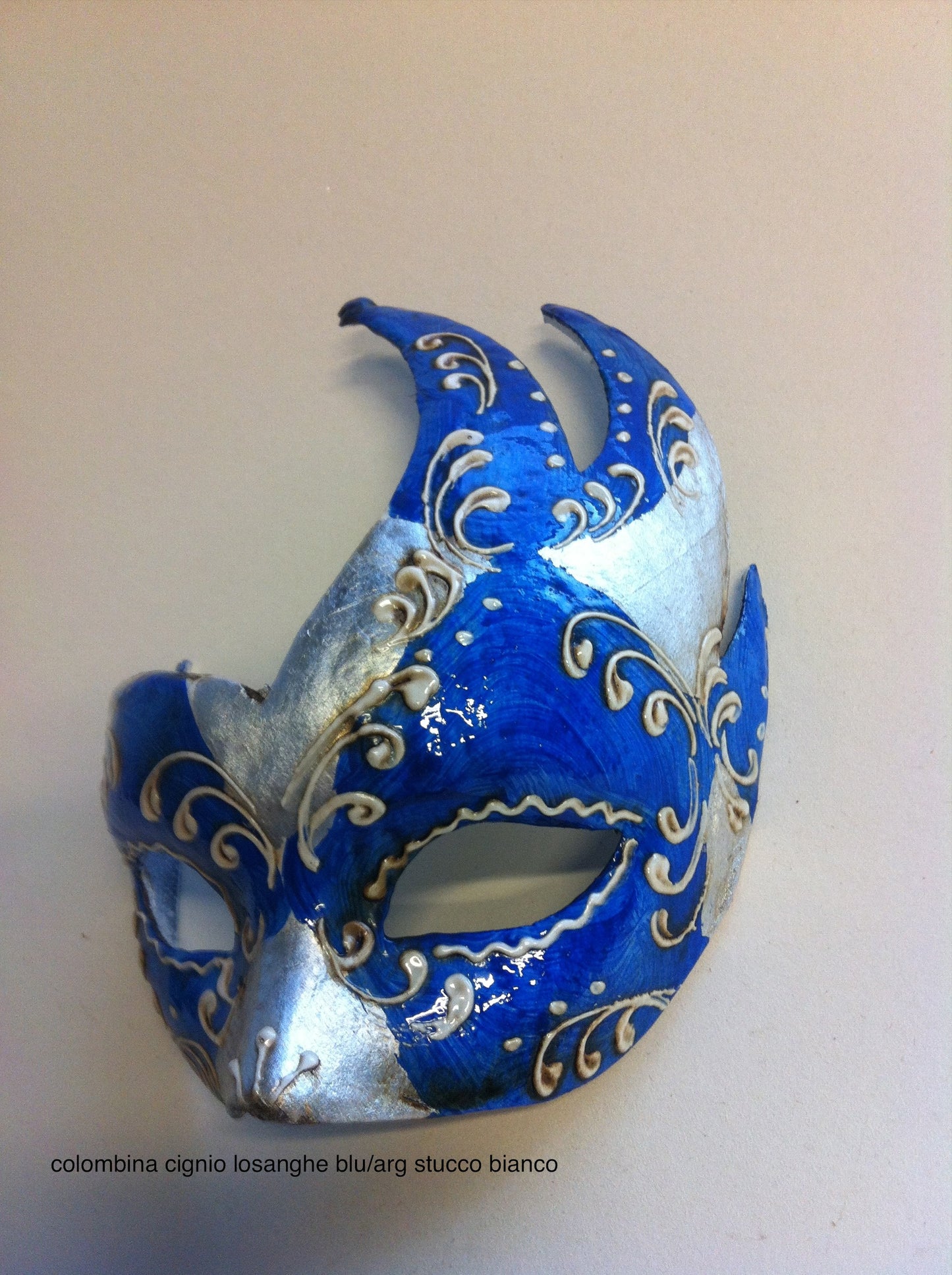 colombina cigno in cartapesta indossabile