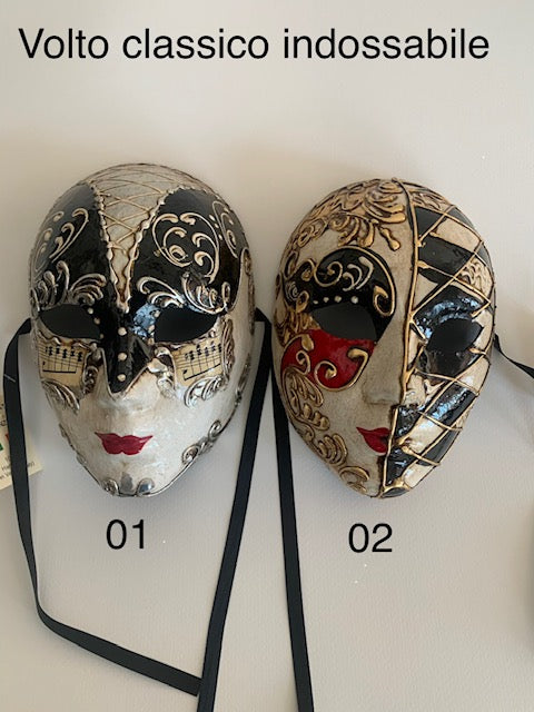 maschera volto indossabile in cartapesta con foglia d'oro