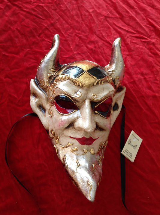 diavolo indossabile cartapesta e decori in foglia d oro
